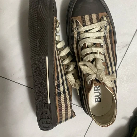 Burberry Plaid Sneakers - Black and Brown size 39 - Picture 7 of 12